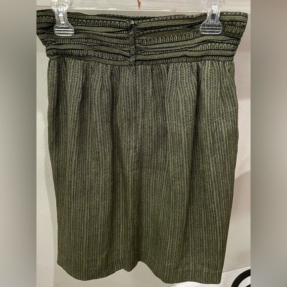 Paul Alexander silk skirt. - Picture 2 of 4